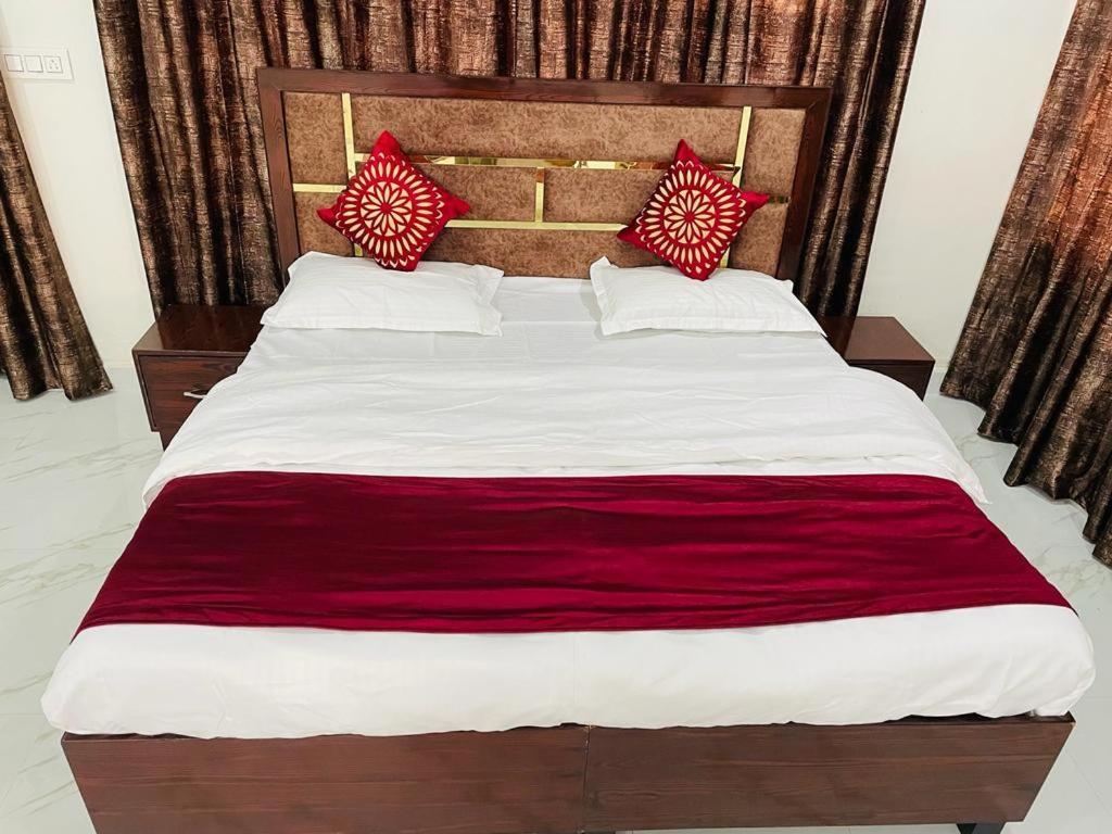 Zora Park Luxury Rooms Visakhapatnam Exterior foto
