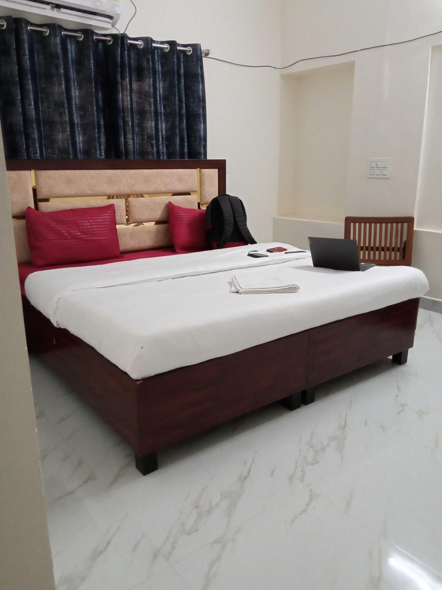Zora Park Luxury Rooms Visakhapatnam Exterior foto